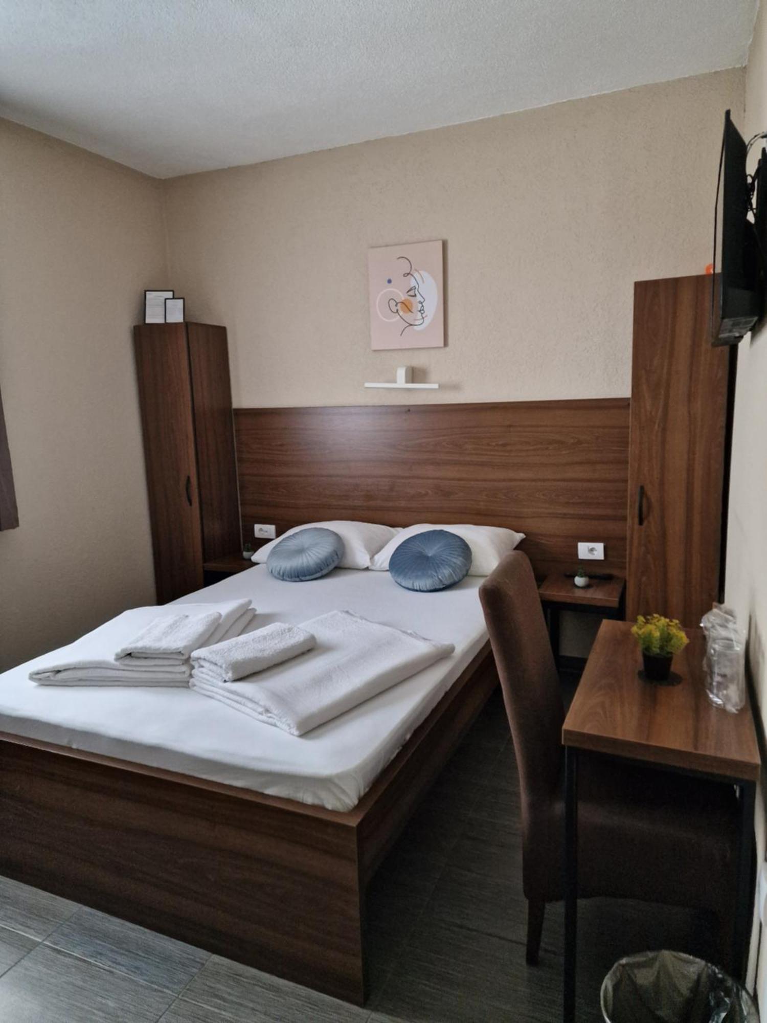 Hotel Djerdan Kraljevo Kültér fotó